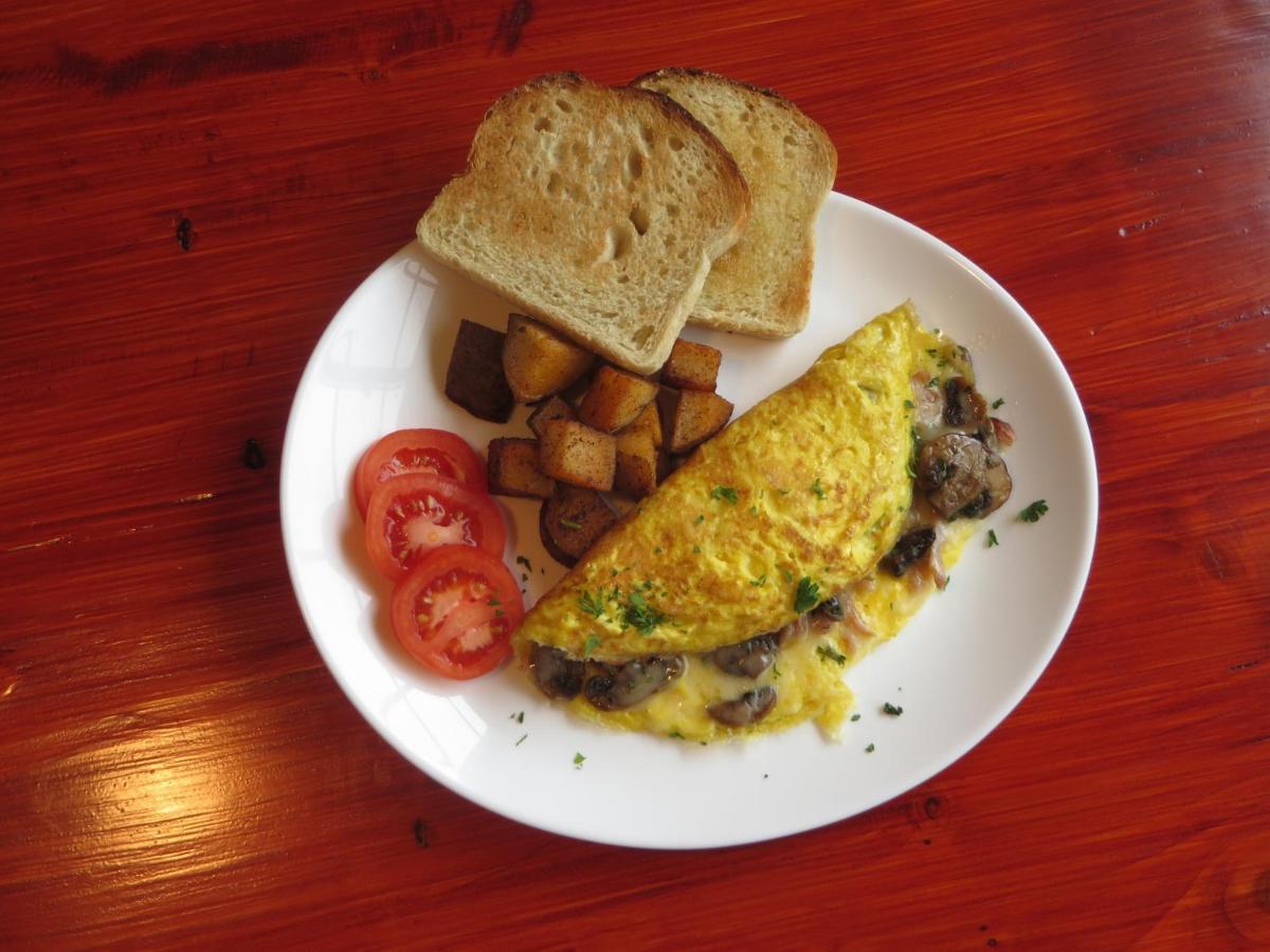 Auberge Cafe Acadien Bonaventure Buitenkant foto