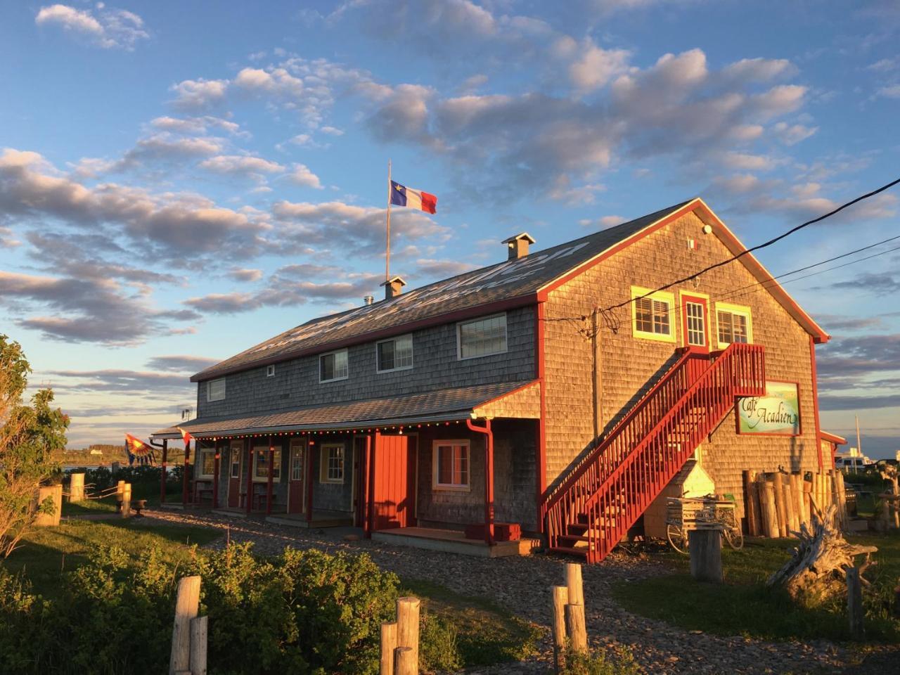 Auberge Cafe Acadien Bonaventure Buitenkant foto